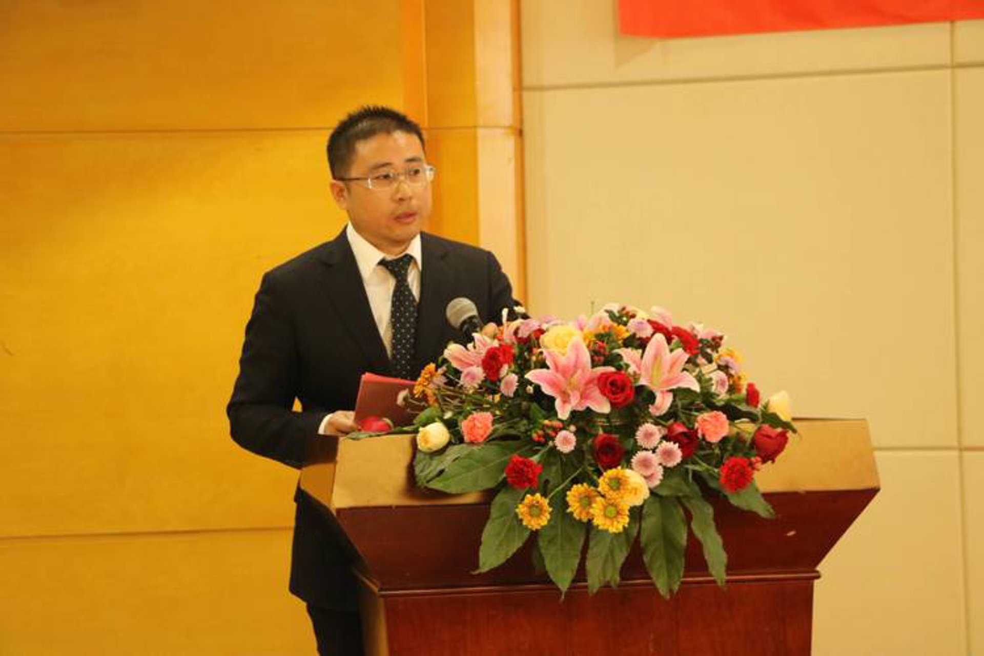 巨盛联合控股